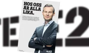 En man i kostym ler mot kameran i en Telenor reklam. Texten lyder "Hos oss är alla lika".