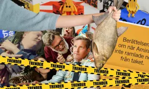 En man håller upp en fisk, omgiven av folk på fest och varningsband. Dålig reklam med en absurd twist.