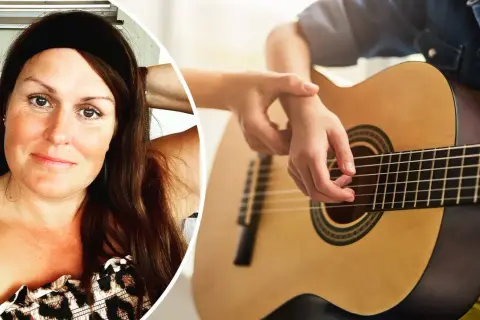 Kvinna med pannband och leopardmönstrad topp bredvid någon som spelar gitarr. Kanske en artikel i slitz tidning om musik och livsstil.