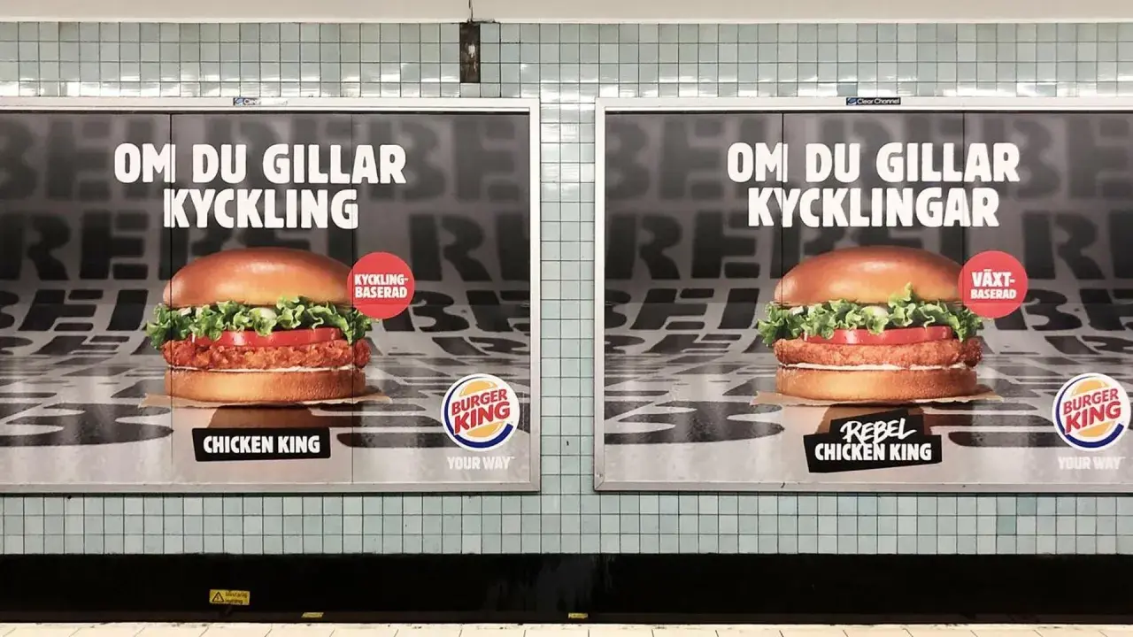 Burger King reklam med två kycklingburgare. En är kycklingbaserad, den andra växtbaserad.