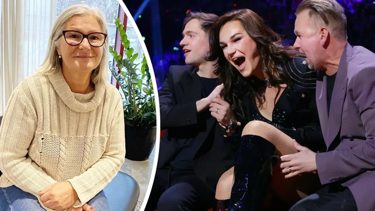 En kvinna med glasögon ler, bredvid en scen med tre personer. Kanske en del av tone Sekelius familj.