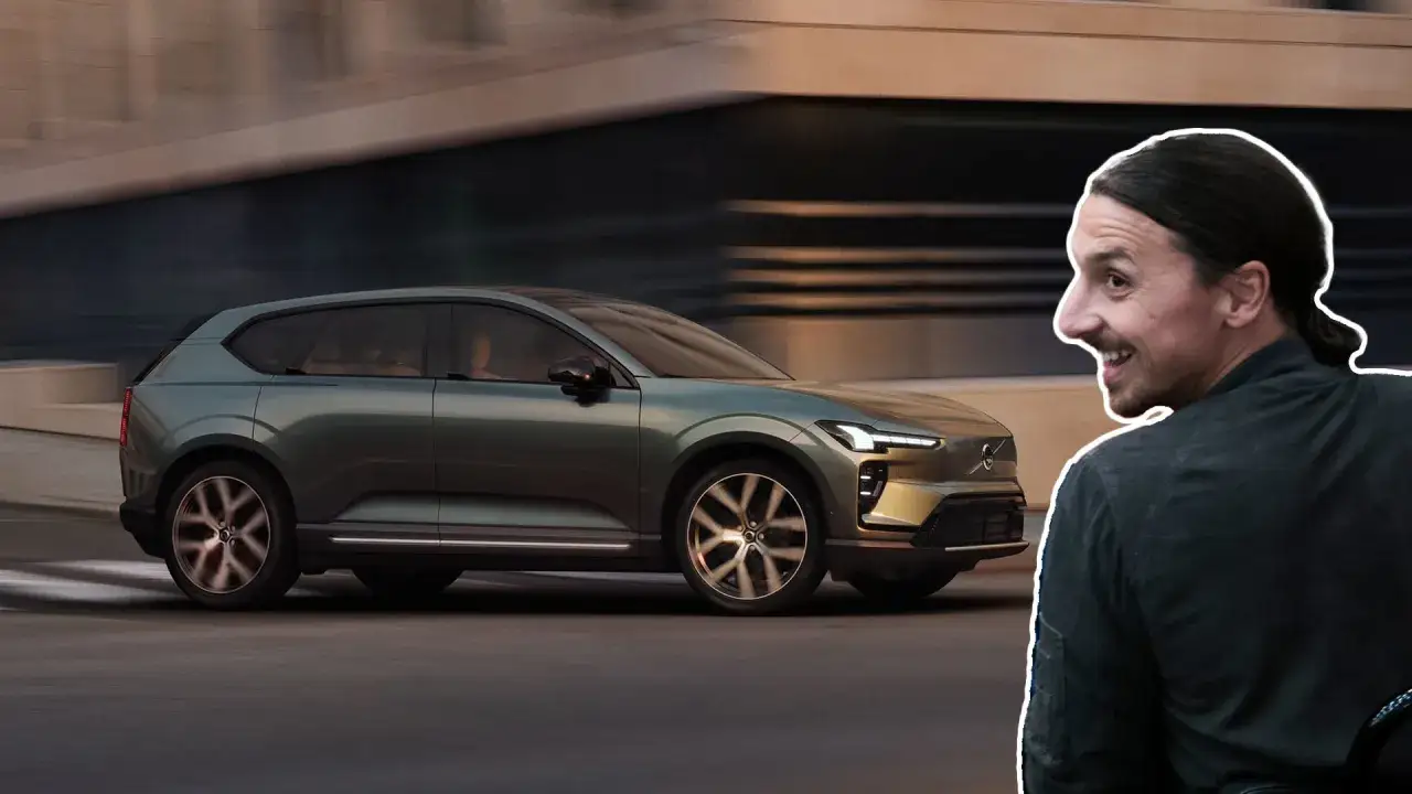 Zlatan Ibrahimović ler mot en ny Volvo i denna volvo reklam. Bilen &auml;r gr&ouml;n och k&ouml;r p&aring; en v&auml;g.
